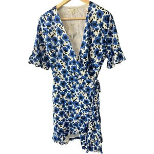 NWT JUNIORS Francescas floral wrap dress size large
